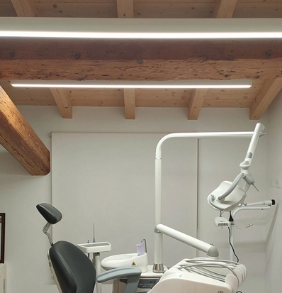 Illuminazione professionale su misura per uno studio dentistico